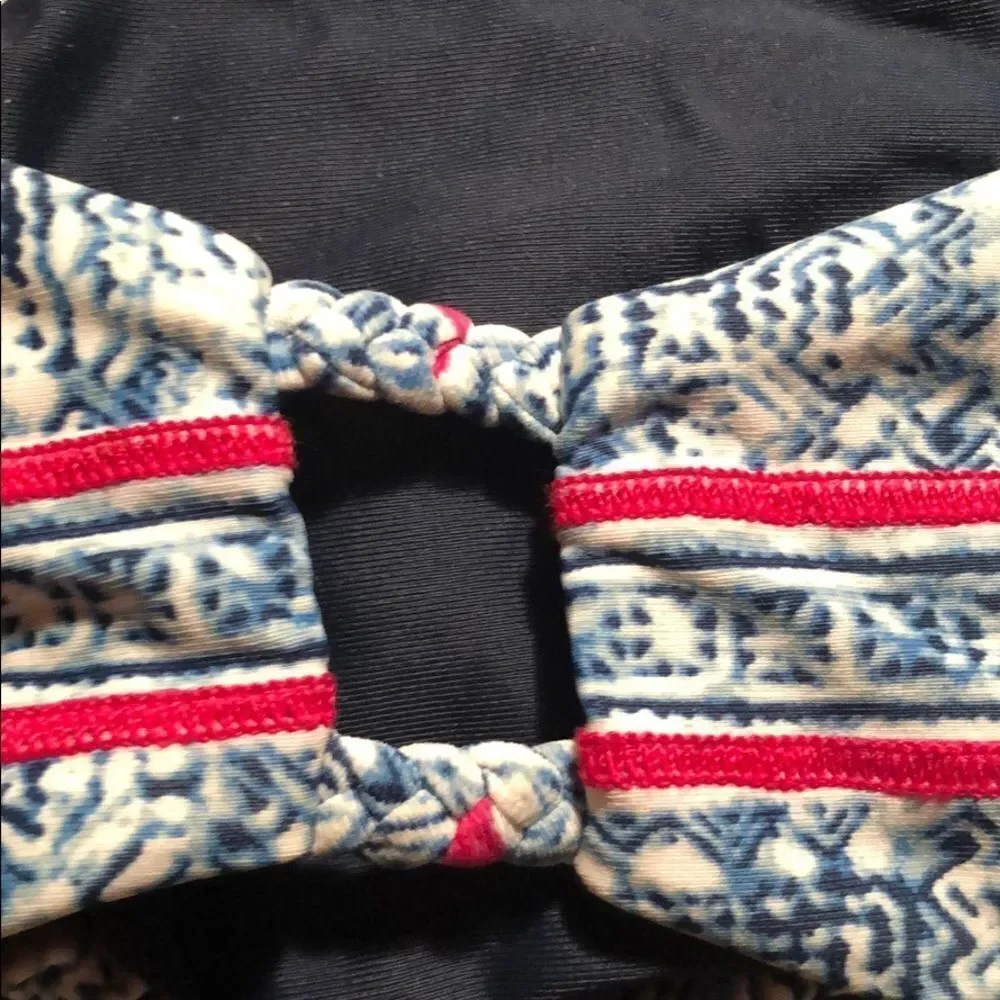 Frankie's Bikinis Oceanside Top NWOT‎